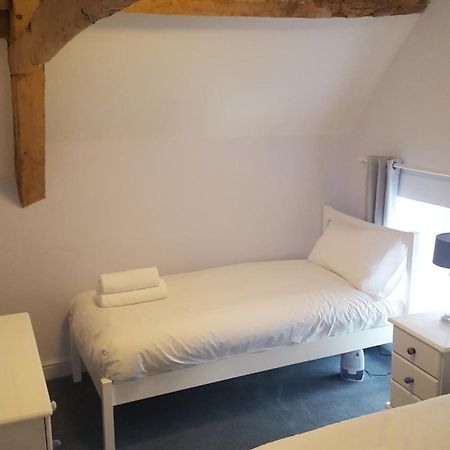 The George & Dragon Bed & Breakfast Felton  Room photo